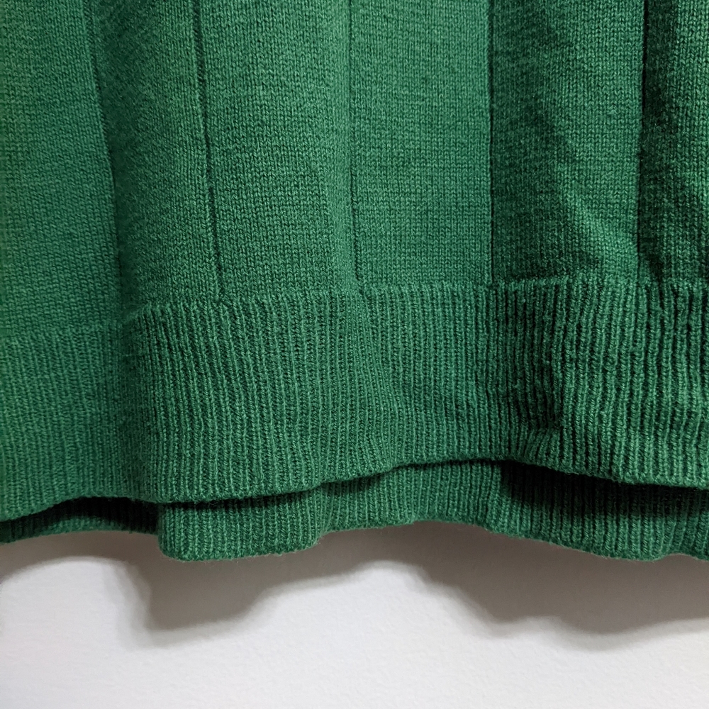 (2/$25) Long sleeve green sweater top v-neck XL - Picture 4 of 12